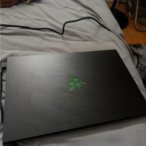 Razer Blade 15 Gaming laptop (Early 2020)
- FHD - 144Hz - 17 - RTX 2060 - 1TB